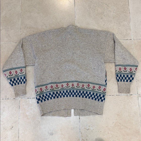 90’s Vintage Charter Club Wool Beige and Blue Sheep Cardigan - Picture 2 of 4